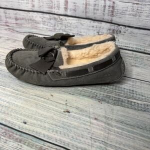 UGG Dakota Slippers Womens 7 Gray Suede Shearling Moccasin